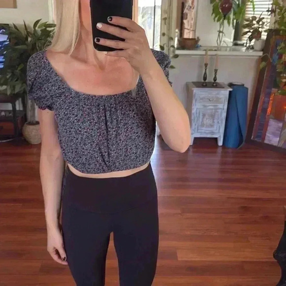 Sky and sparrow crop top - Picture 1 of 6